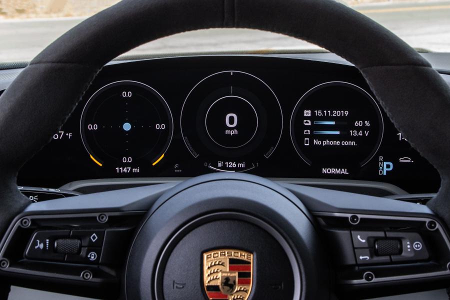 Панель приборов Porsche Taycan 4S 2019 года  (WW) (фото 13 из 41)